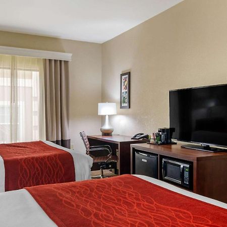 Comfort Inn & Suites Griffin Bagian luar foto