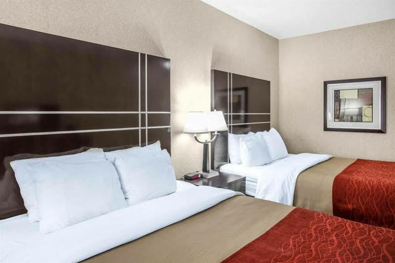 Comfort Inn & Suites Griffin Bagian luar foto