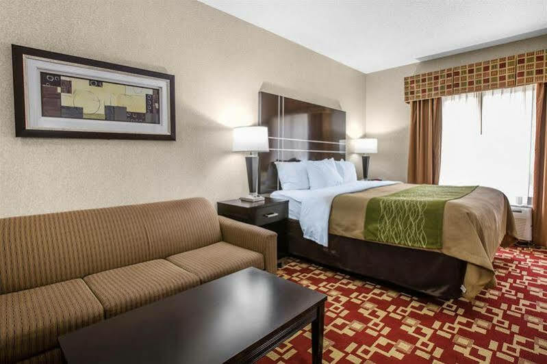 Comfort Inn & Suites Griffin Bagian luar foto