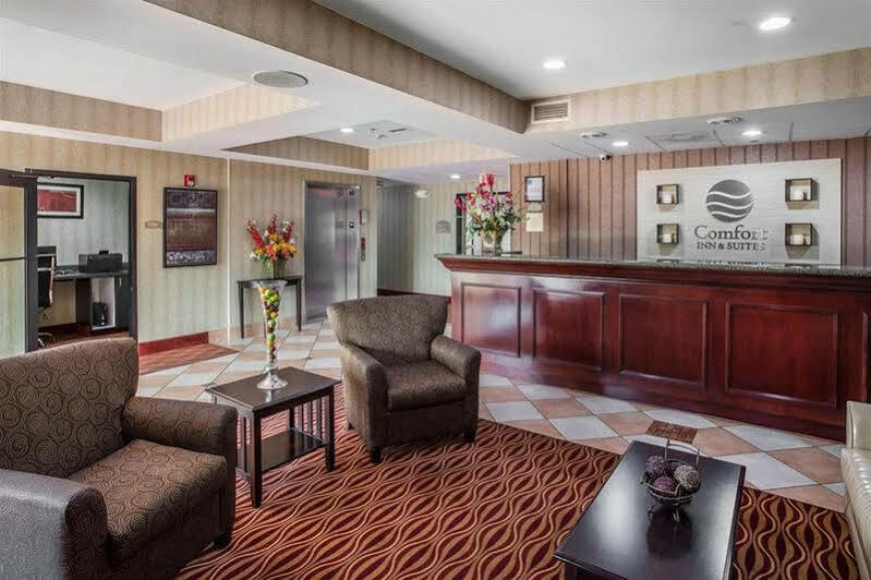 Comfort Inn & Suites Griffin Bagian luar foto