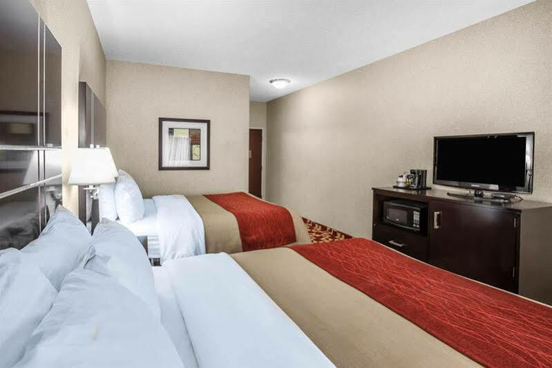 Comfort Inn & Suites Griffin Bagian luar foto