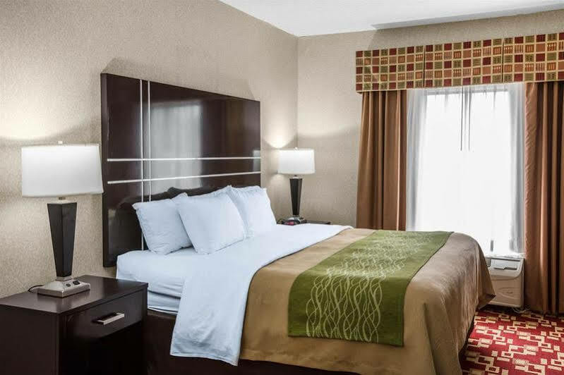 Comfort Inn & Suites Griffin Bagian luar foto