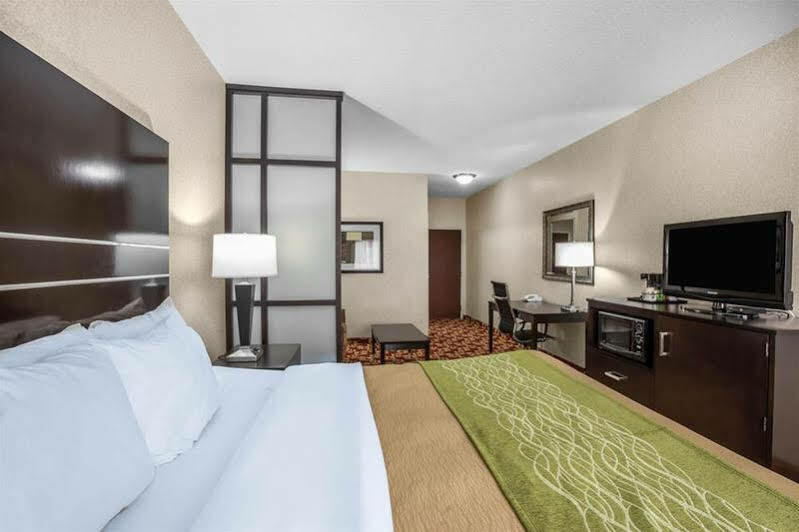 Comfort Inn & Suites Griffin Bagian luar foto