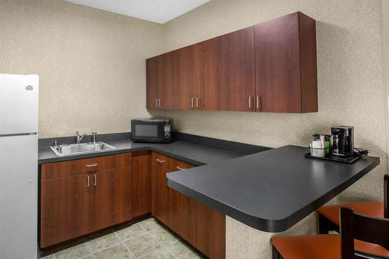 Comfort Inn & Suites Griffin Bagian luar foto