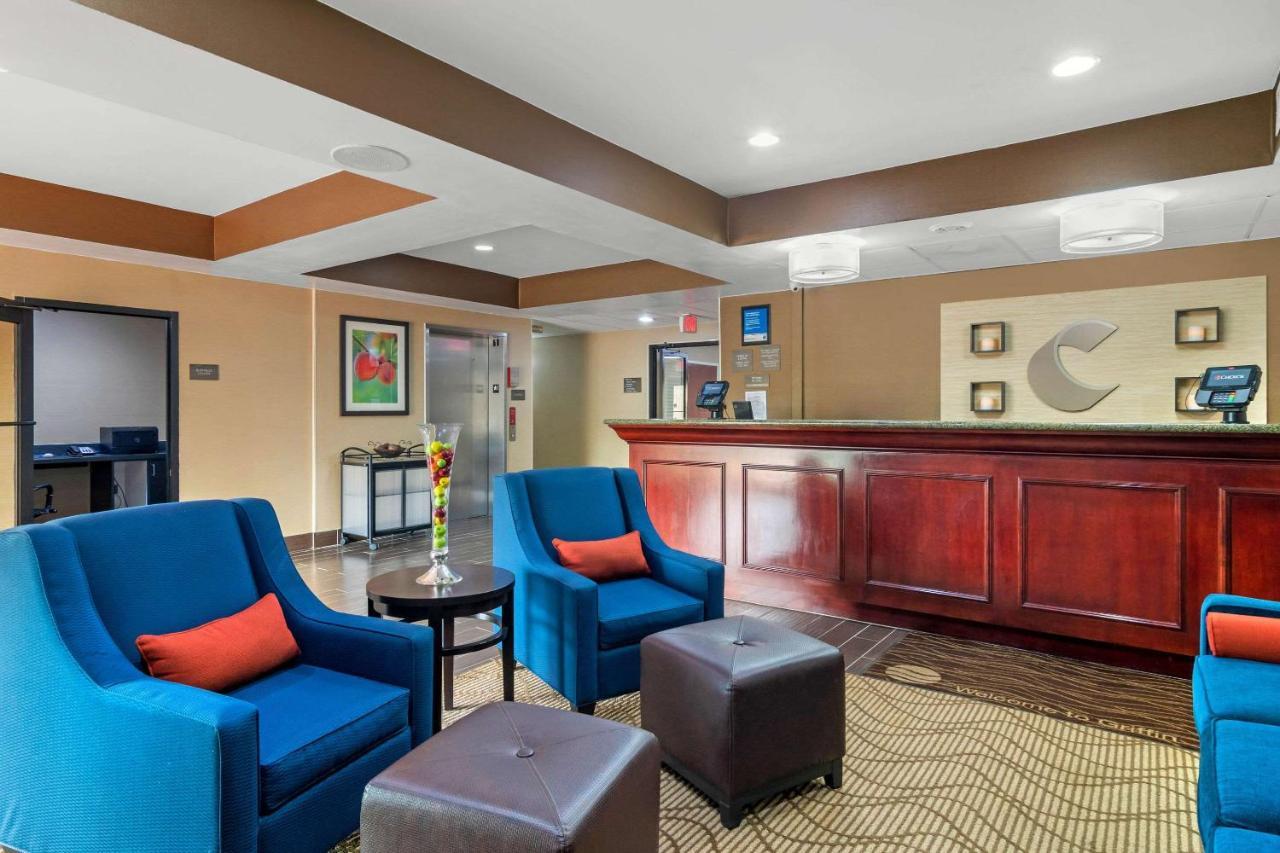 Comfort Inn & Suites Griffin Bagian luar foto
