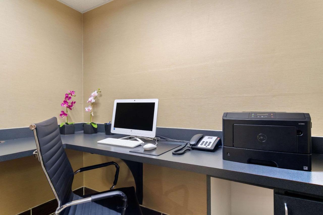 Comfort Inn & Suites Griffin Bagian luar foto