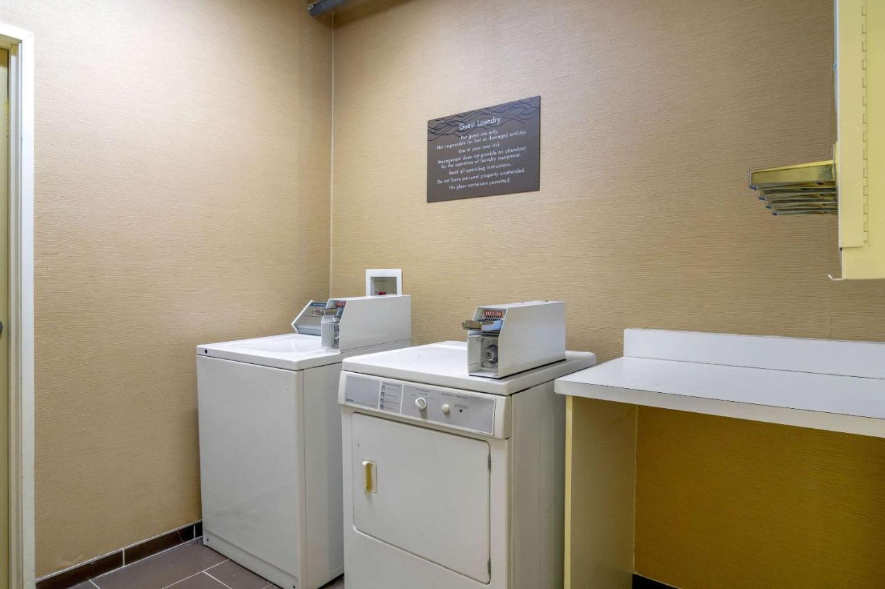 Comfort Inn & Suites Griffin Bagian luar foto